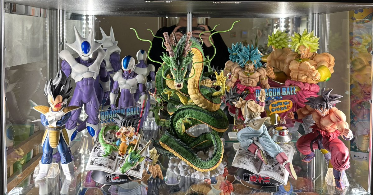 N3k_DB's tweet photo. やっとオムニバスZのブロリー手に入れた！Grandistaのブロリーと迷ったけど、好きなキャラは妥協せず本命を買うべし！と高騰してるけど買ってしまった、。クウラも大好きだからこのディスプレイしたかったんだよな。（時系列めちゃくちゃなのは気にしない）
 #DB   #ドラゴンボール  #フィギュア https://t.co/Ffo8TVIUHO