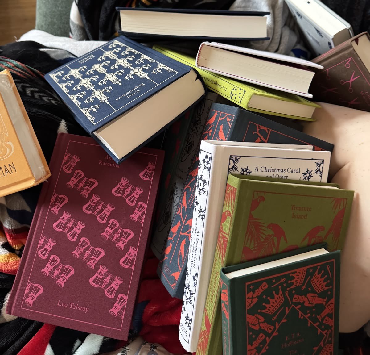 holly 𖦹 tweet media