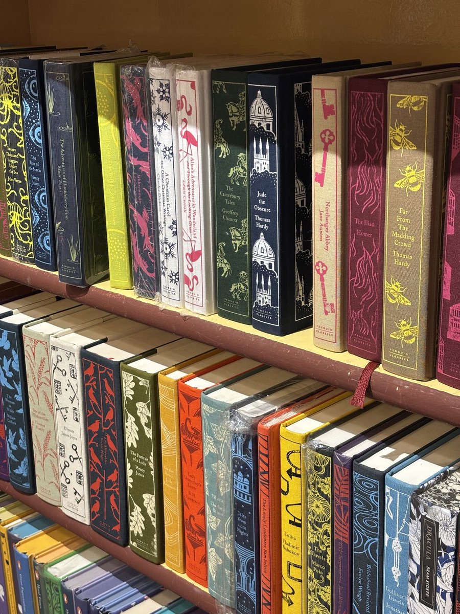 holly 𖦹 tweet media