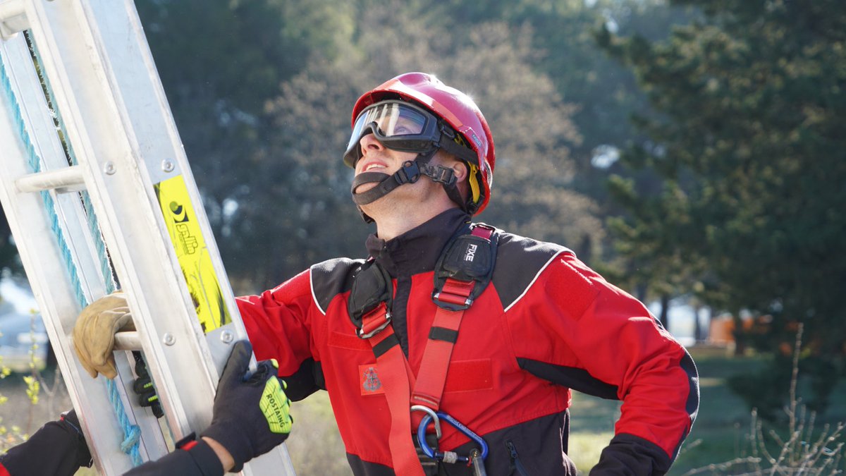 Pompiers13 tweet media