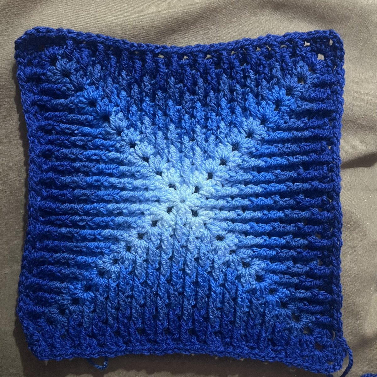 MadeFromChaos's tweet photo. 87/365. I need 32 squares for this project. I did one to test the look and that left me 31 to do.  I started doing them all at once but having it not divisible equally was driving me mad so I’ve completed a whole square so I have 30 left to go. That’s a much better number  😂 https://t.co/JuEtmOCYvR