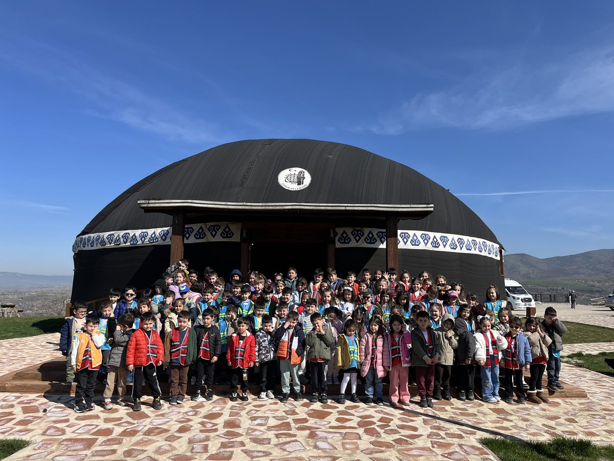 🏫 Buharaevler Anaokulu

🖌 Ebru
👒 Kıyafet
🛖 Etkinlikler

Çorumlu Obası Gençlik Kamp Merkezi Sunar 🎬