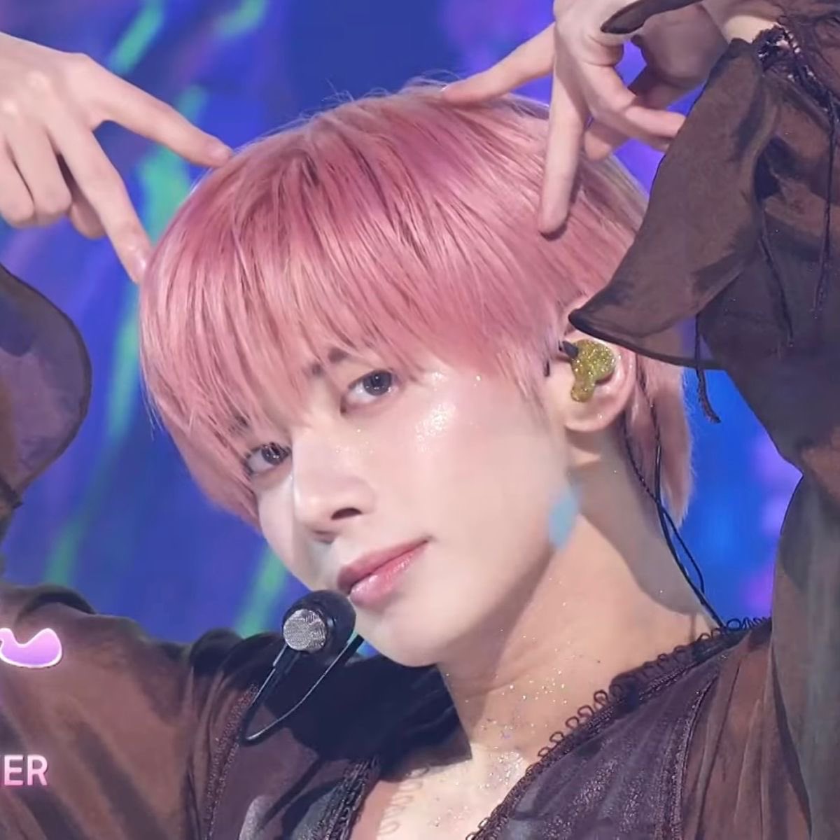 =͟͟͞♡ tweet media