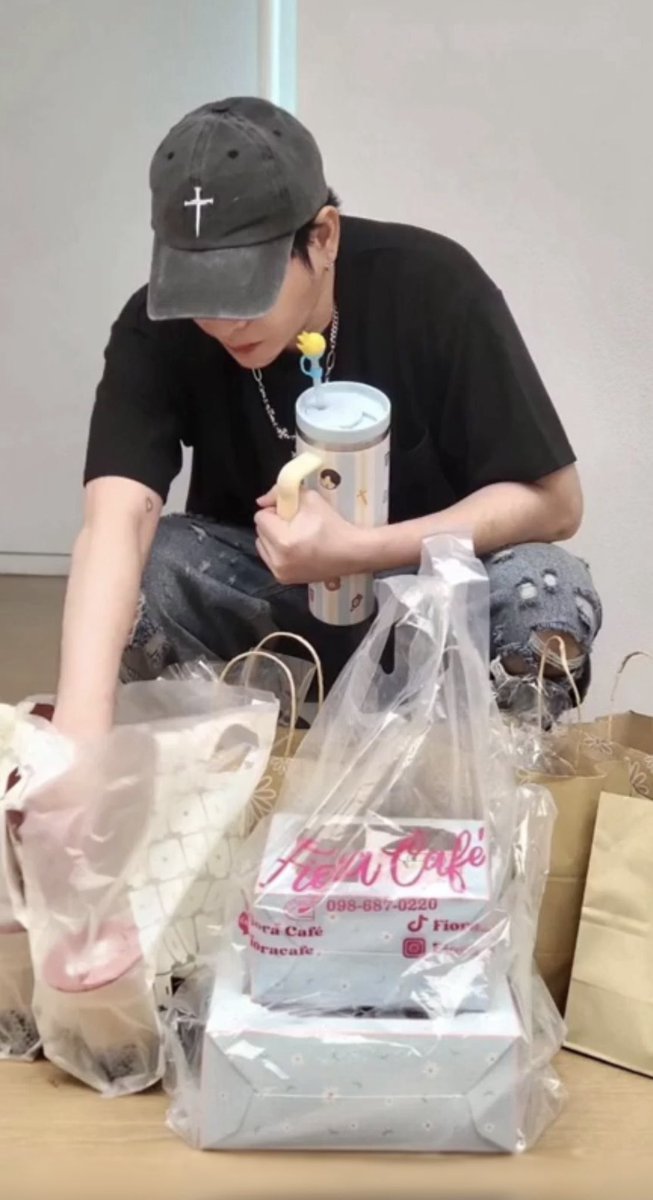 Sandy อายนบุตร เมียพี่โชคทองหล่อ tweet media