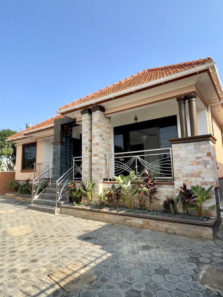 The loans officer 👮 tweet media