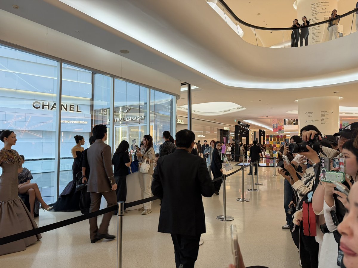 photounofficial tweet media