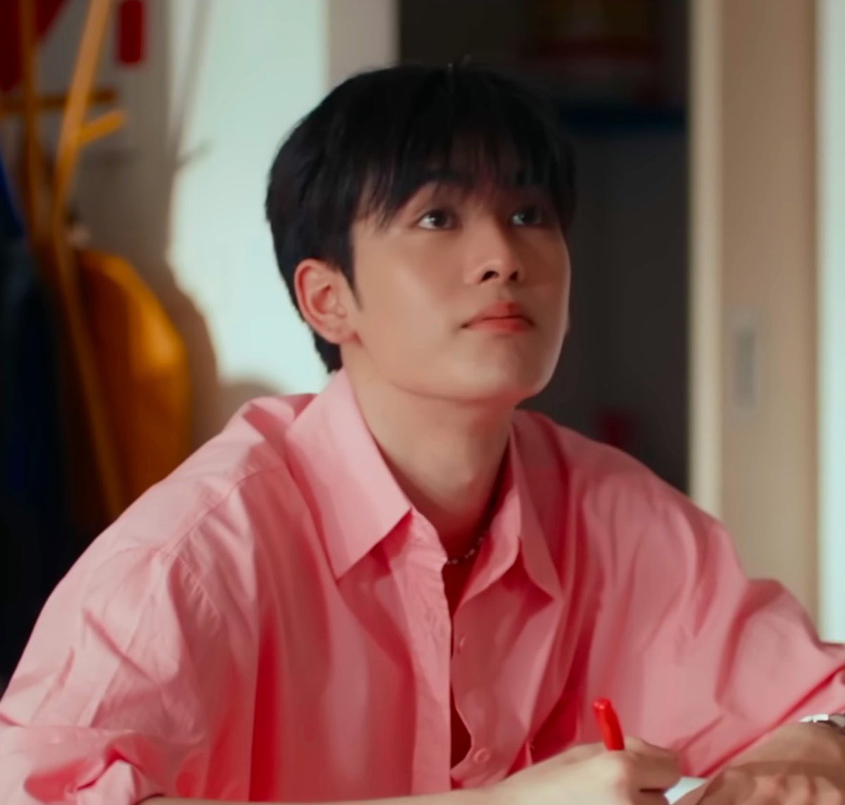 santappsupport's tweet image. acting so good you can tell which is solar and sun 🫳🏻

#Santapp