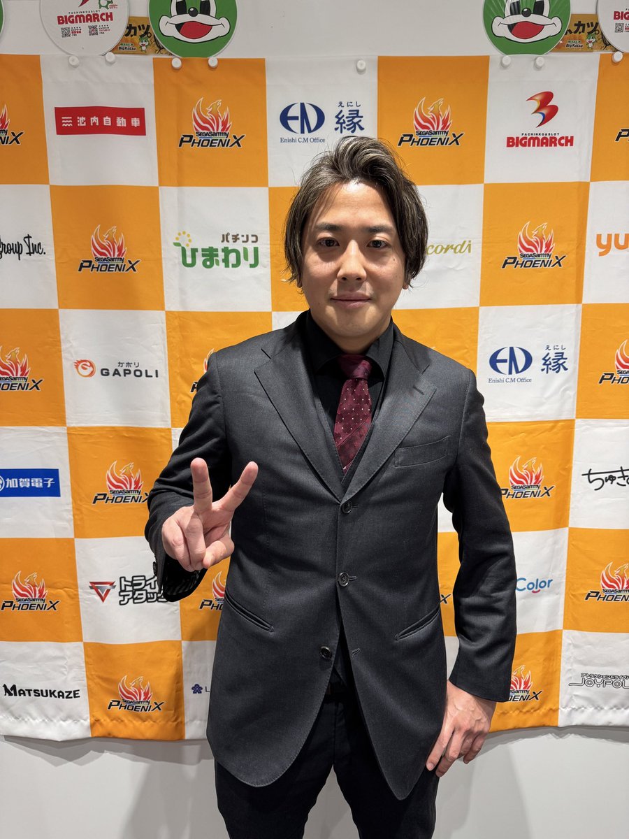 SEGASAMMY_PNX's tweet photo. #俺たちのタカキ がスーツ姿で控室に✨
スタッフも見惚れるイケメンです☺️

#浅井堂岐
#逆襲のヘラクレス
#セガサミーフェニックス
#wingth https://t.co/gmClXkdRCY