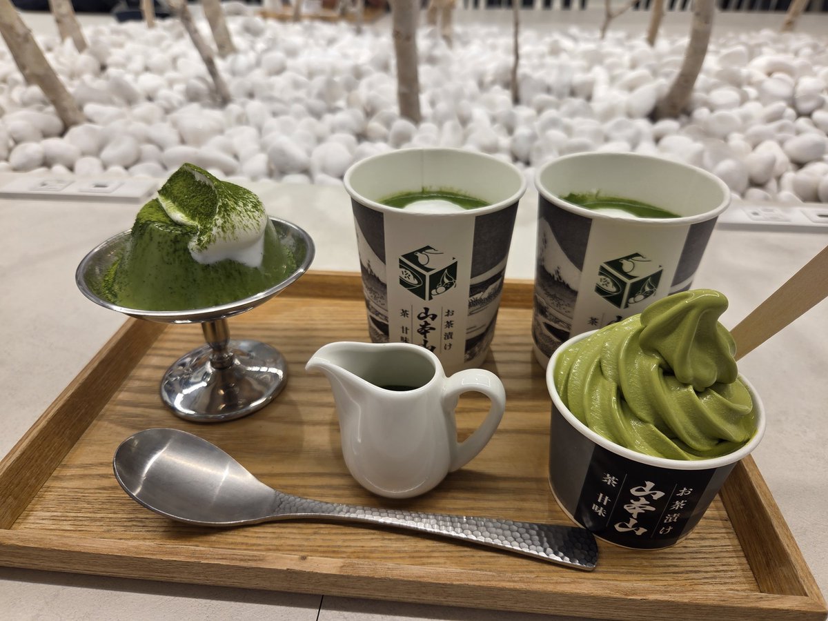 しりばれ tweet media