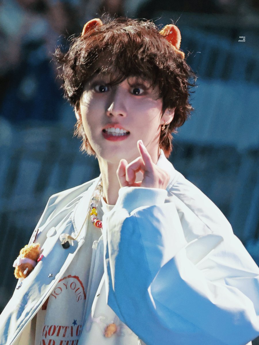 260404 Stay In Our Little House

와 진짜 귀인 줄!!!

#Straykids #HAN #한 #한지성