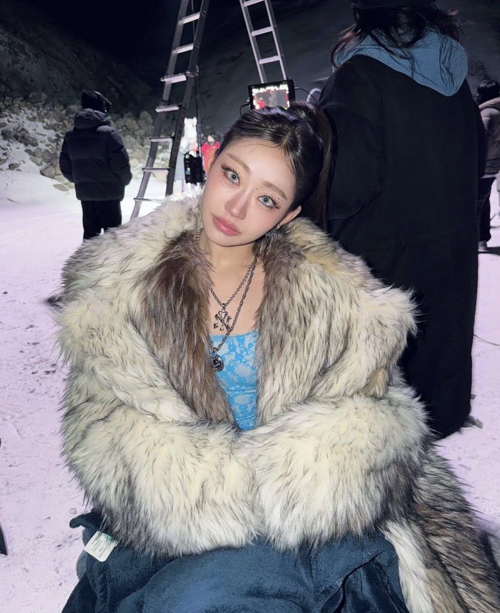 kissoficonz's tweet image. julie have a mercy please