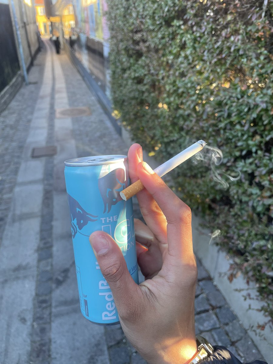 Alliesha tweet media