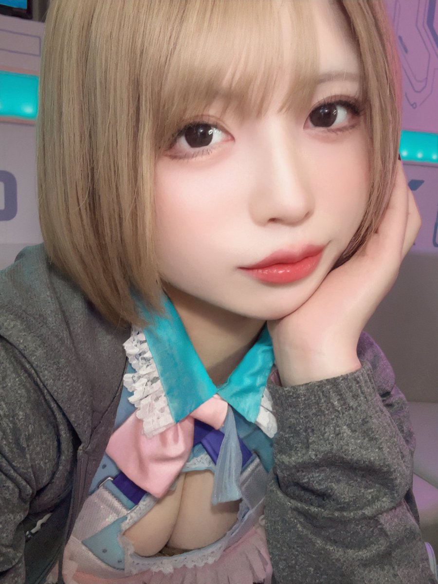 ﾊﾟﾋﾟ^. .^？Twitch tweet media