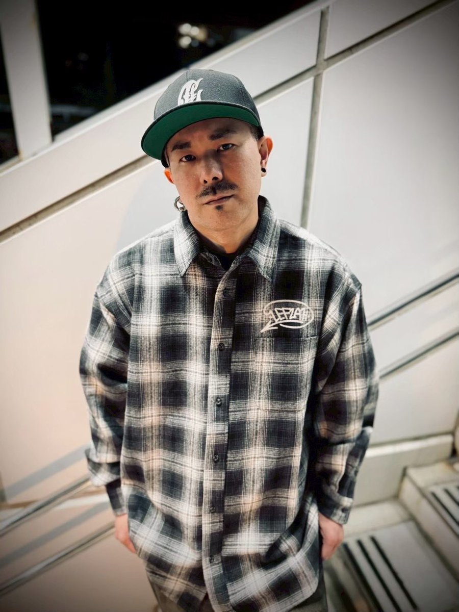 LEFLAH_TOKYO's tweet photo. 【Online Relese info】

ONLINE STOREにて
新作アイテムの販売を行います　　

◾️no.621 ombre check shirt 

col：BLK, NVY
size：M, L, XL, XXL

⬇️購入はこちらから⬇️
【https://t.co/lovDZ2yYCM】

#LEFLAH
#レフラー https://t.co/1uAckXn7ZA