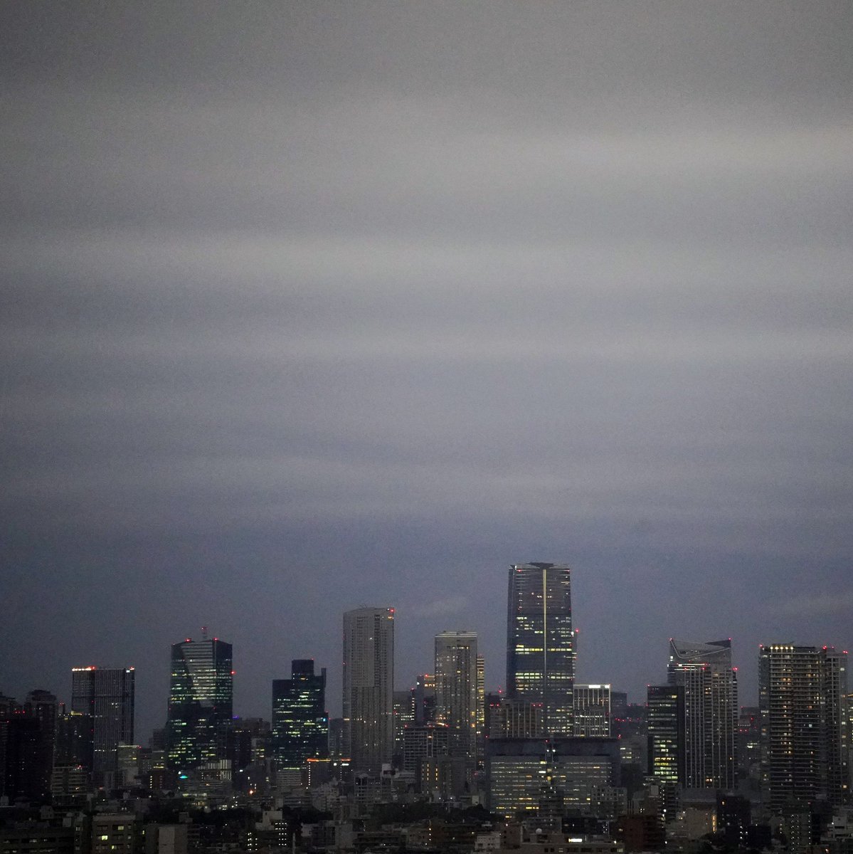 ito_hideo's tweet photo. 夕方になって急に強い北風
#イマソラ #currentsky #Tokyo
お疲れさまでした、また明日 https://t.co/ka49vpjUSU