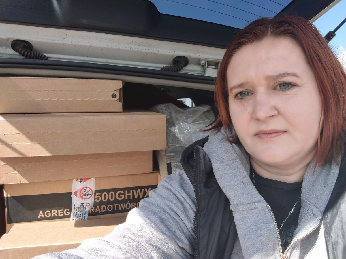 Attention! Zrzutka.pl/bataliondonbas kierunek wschód. Wiozę 11 Starlinków (7k do spłaty), generator, sprzęt do kopania itp. Nagrałam wywiad, zrealizuję dziś i jutro 2 reportaże i szukam nie tylko kasy, ale siły oraz motywacji... Dziękuję, proszę i pozdrawiam 🤝