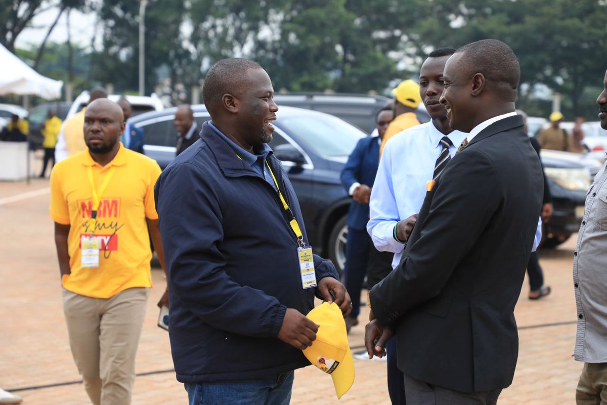 NakigandaStacie's tweet photo. ON THE MOVE: @NRMOnline leaders have begun setting off from Kololo Independence Grounds for the Party's Parliamentary retreat at National Leaders Institute in Kyankwanzi. https://t.co/rYZXN3oPSX