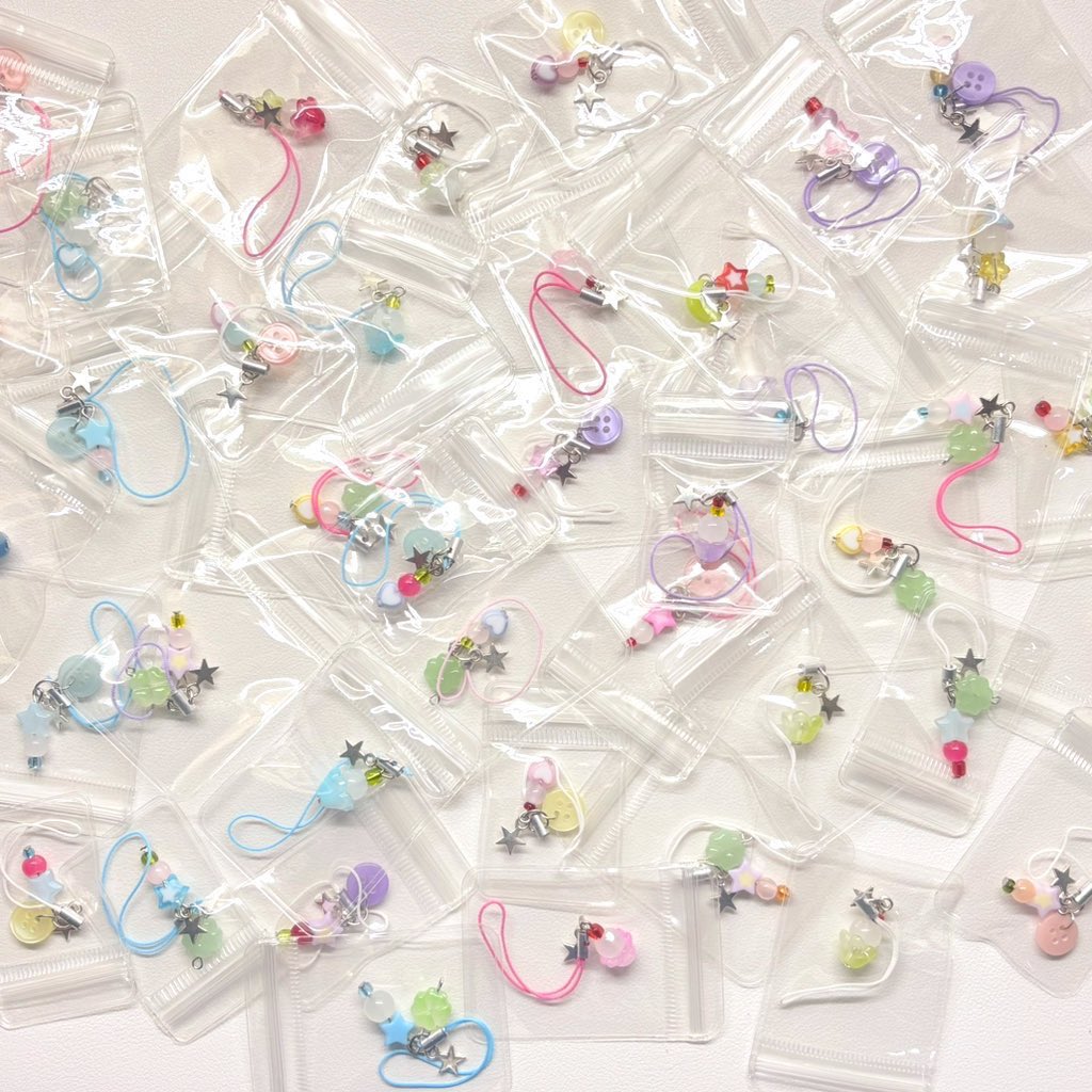 plengsin_cr's tweet photo. พวงกุญแจจิ๋ว , mini charms 🩻🗯️

🍎 10 thb / 1 ea.

* 25ชิ้น+ ชิ้นละ 8บาท
* คัสตอมส���ลูกปัด , พวงกุญแจเองได้
𓊔 shipping 35 
⛷️ dm or mention
#พวงกุญแจลูกปัด #พวงกุญแจ #กำไลลูกปัด #ที่ห้อยโทรศัพท์ #ที่ห้อยมือถือ #รับทําของแจก #รับทำgiveaway https://t.co/GkBDn6Mzrh