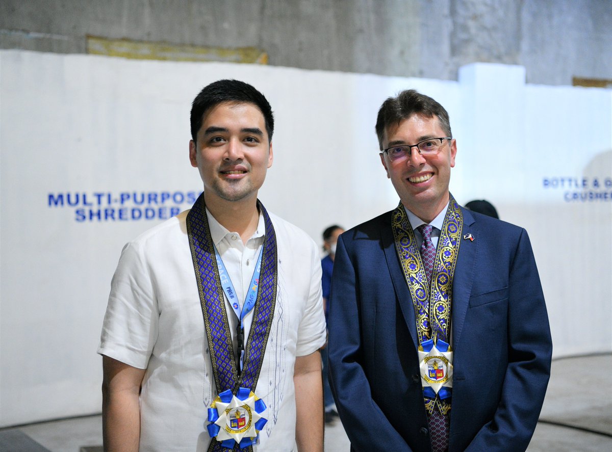 EUinthePH's tweet photo. In a #TeamEurope partnership, the EU works with LGUs across the Philippines to advance #CircularEconomy and #ResourceEfficiency solutions.
With DENR and DILG, these efforts support greener, more resilient communities.
#EUinPH #GlobalGateway #ClimateAction https://t.co/8wwFHXpNpG