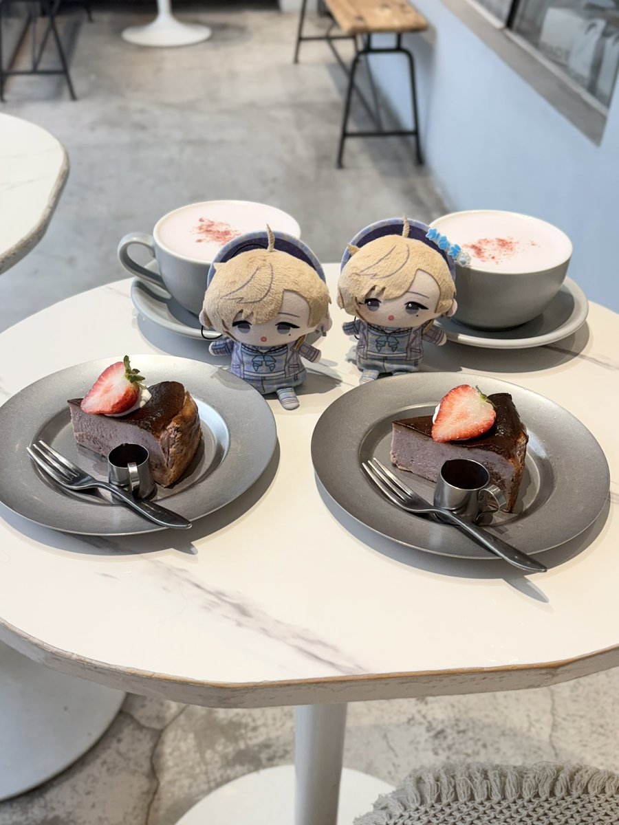 𝚖𝚘𝚎𝚌𝚘 ୨୧⋆* にじそ西1お-36 tweet media