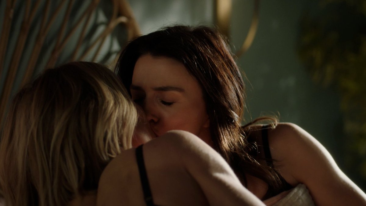 "Don't go anywhere"

#ameloni