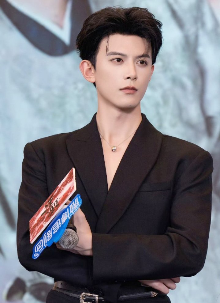 joyandvictoriaT's tweet image. 🔥 #LiYitong is back in her element! 🍉

Production is officially kicking off in Q2 2026 for #LegallyLadies, a high-stakes historical legal drama from the director of The Glory, Yang Long. 🎬

The Plot: A rare original script following a "knife-pen lady"—a fierce female legal