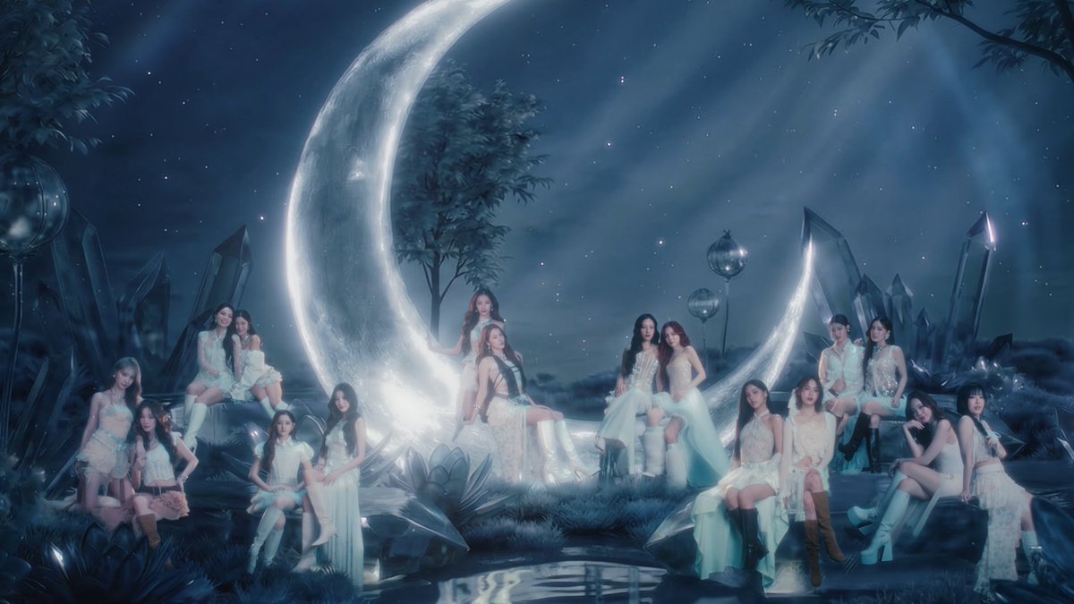 Luna 🧁#GirlRulesEra tweet media