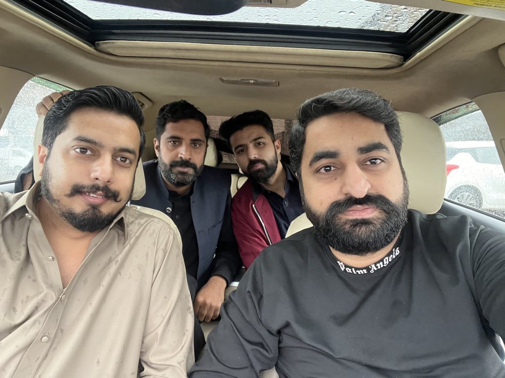 MAbbasiPTI's tweet photo. اڈیالہ کے راستے پہ گامزن 
شدید بارش کے باوجود 
انشاءاللہ یوتھ ونگ آج بڑی تعداد میں اڈیالہ شرکت کریں گے https://t.co/JV1unleUtL
