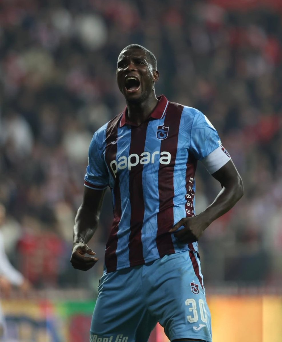 gundeem61's tweet photo. Trabzonspor’un golcüsü Paul Onuachu, bir sezonda en çok gol atan yabancı oyuncu rekorunu ele geçirmeye çok yaklaştı.
📌 Nijeryalı forvet, kalan 6 haftada 3 gol bulması halinde Alexander Sørloth’u geride bırakarak bordo-mavili takımda en çok gol atan Şota Arveladze’yi yakalayacak. https://t.co/PZKsudELHa
