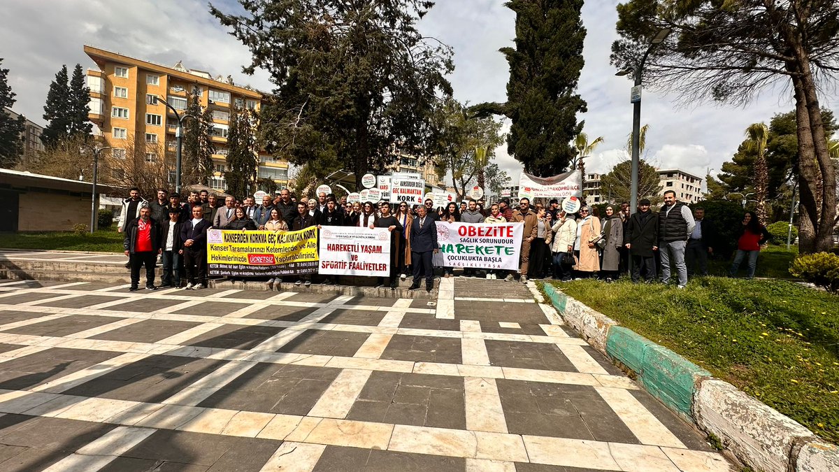 GSB_Sanliurfa's tweet photo. İl Sağlık Müdürlüğü koordinesinde düzenlenen "Dünya Yürüyüş Günü" etkinliğine, İl Müdürlüğü personellerimiz ve kamu kurumlarımızın katılımıyla destek verdik. Fiziksel aktivitenin önemine dikkat çekmek ve farkındalık oluşturmak amacıyla gerçekleştirdiğimiz bu yürüyüşte, "sağlık için hareket" dedik.
@OA_BAK @gencliksporbak