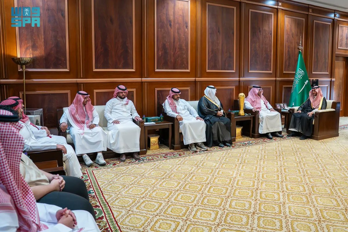 SPAregions's tweet photo. نائب أمير منطقة حائل يستقبل رئيس مجلس نادي فيد الرياضي.
https://t.co/dJnLYzkVWA
#واس https://t.co/24TQOJiGl5