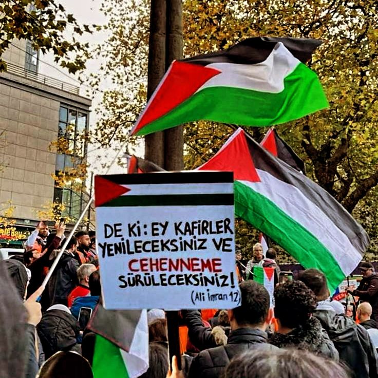 Hamas’tan açıklama:

“Kınamaların ve protestoların artık bir faydası kalmamıştır.

Ümmetimizin evlatlarını mübarek Mescid-i Aksa için harekete geçmeye çağırıyoruz.”

İdamları Durdurun !

İsrail   Terörist 👹 

#genocidelaw
#MescidiAksayaSahipÇık 
#FreePalestine