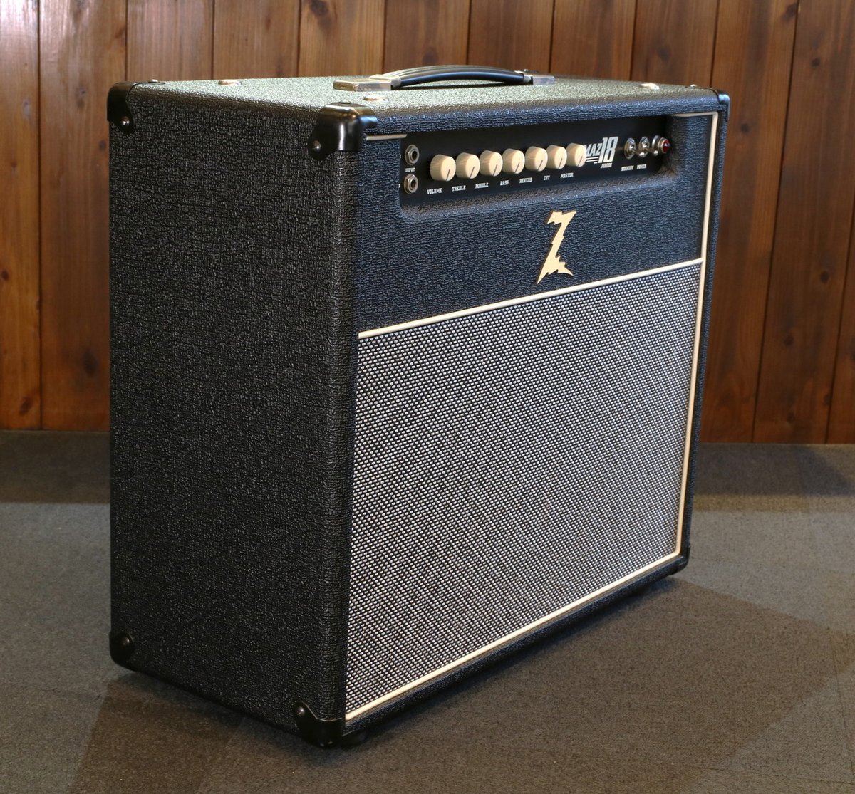 Xotique's tweet photo. レアなDr.Zの中古品🔥
このレスポンスの速さと分離感。
クセになります🤔
Dr.Z Amps / MAZ-18 Jr. 1x12 Combo【USED】
👇Xotique Online Store👇
https://t.co/CH5PyJtaqI
#DrZ
#MAZ18
#Xotique https://t.co/7MwfmJdjA8