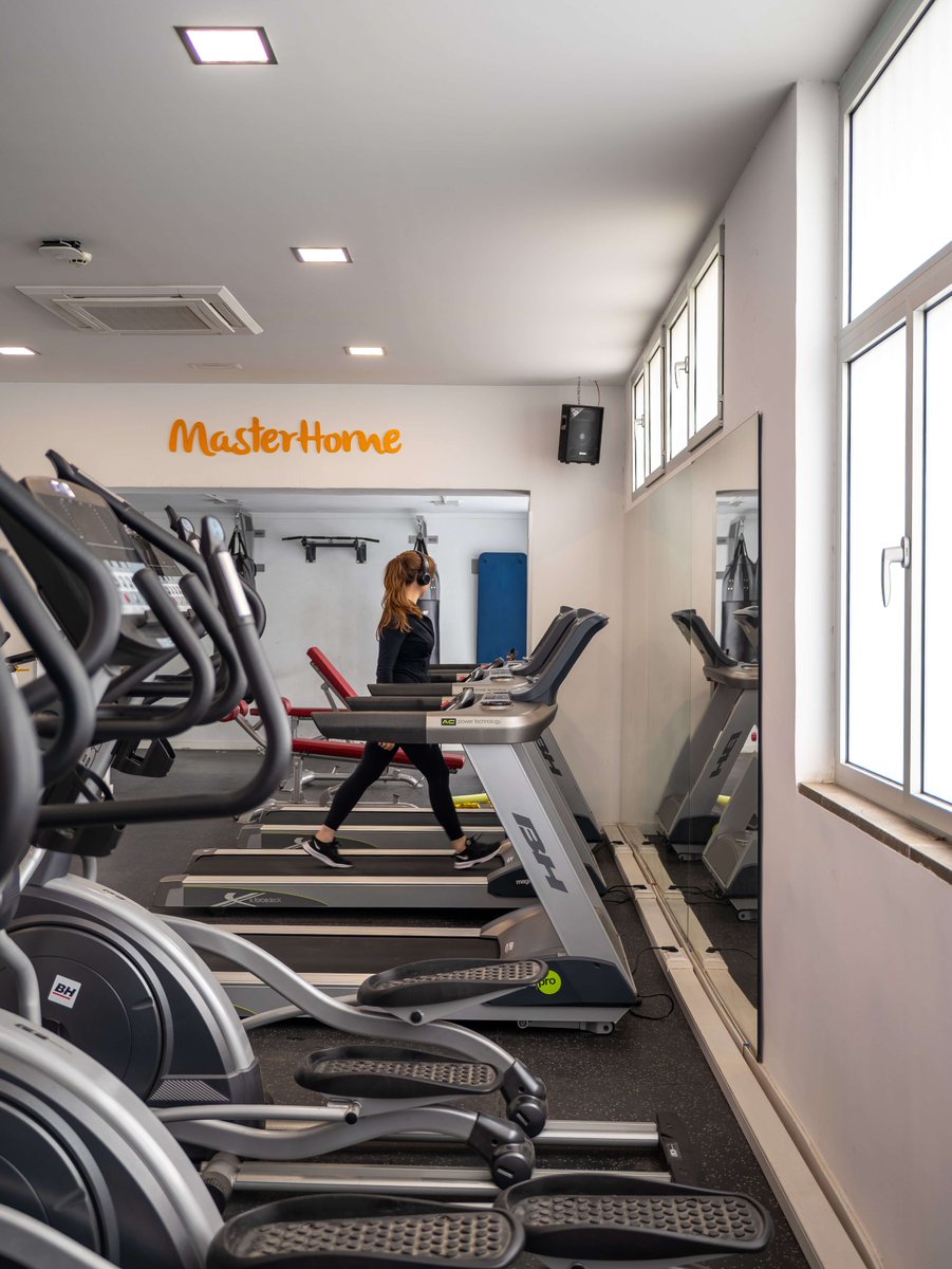 MasterHomeResi's tweet photo. 🎓 ¿Buscas residencia en Madrid para el curso 2026-2027?
MasterHome Madrid es ideal para universitarios, opositores, estudiantes de máster, posgrado y jóvenes profesionales.
Cerca de IE, UCM, UPM, Nebrija, ICADE-ICAI, ESIC y EAE.
📩 Reservas abiertas
#ResidenciaUniversitaria https://t.co/ElRLMRzu13