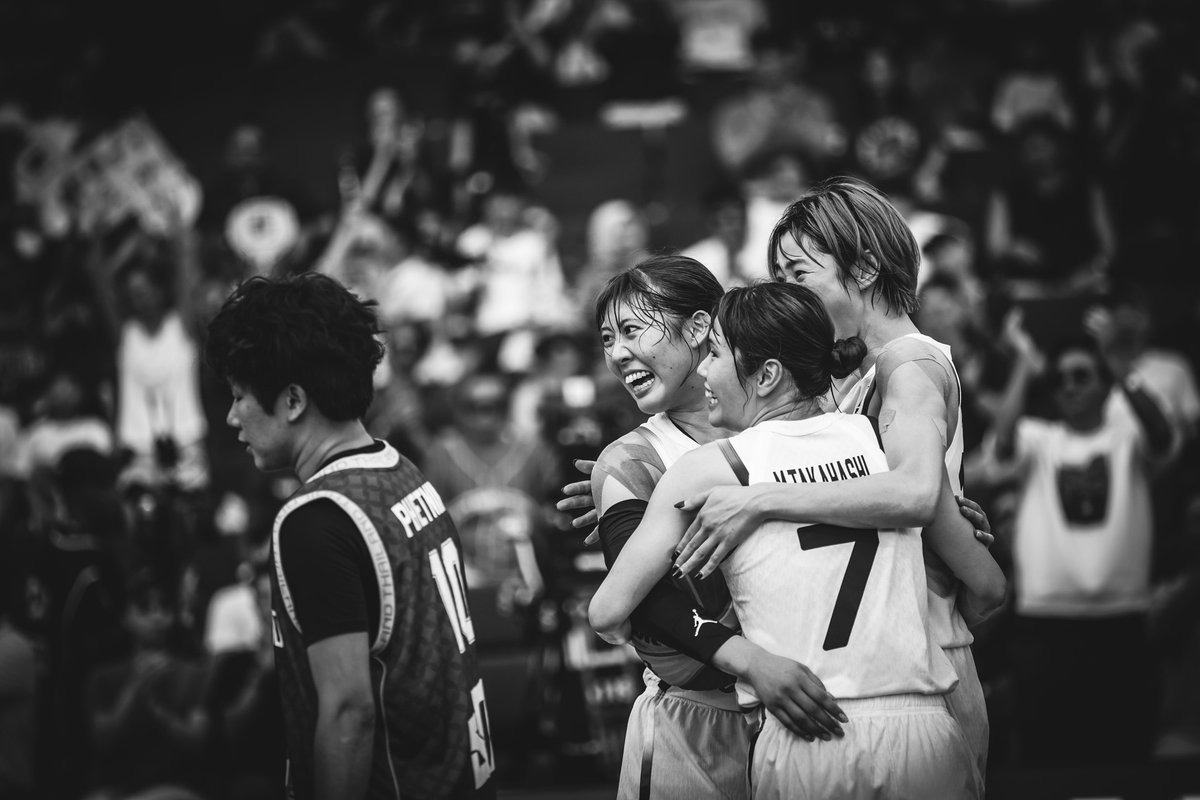 FLY Magazine tweet media