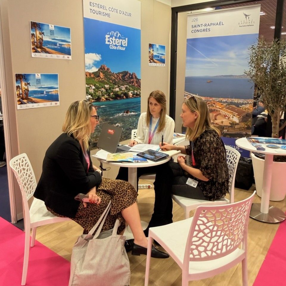 EsterelCoteAzur's tweet photo. 🎤 Retour sur #HeaventCannes !

2 jours, +20 RDV 🤝 pour promouvoir la destination Estérel Côte d’Azur auprès des acteurs #MICE.

De beaux projets à venir… le travail continue ! 💪

🔗 Plus d'infos : https://t.co/FF1YlM4LHz

#EventPro #Incentive https://t.co/iJDjLDhKNs