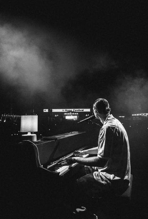 Landscape tweet media