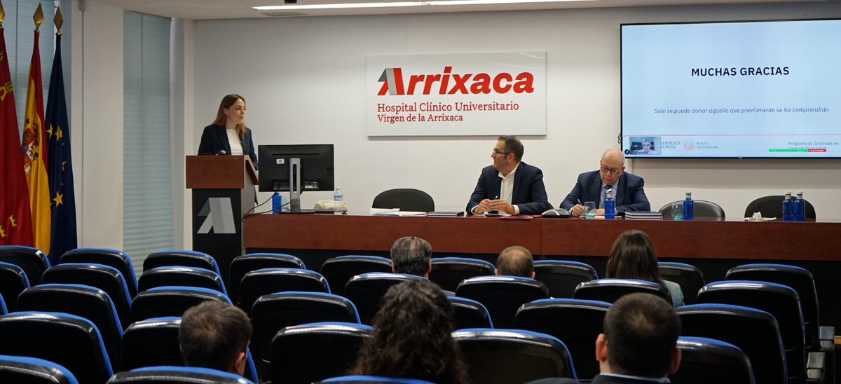 AreaUnoArrixaca's tweet photo. 🎓Carmen Jimeno defiende su tesis: Análisis de las actitudes y conocimientos de los profesionales sanitarios sobre donación en asistolia controlada en la Comunidad de Aragón.

🤝🏽Un trabajo que aúna medicina y comunicación
@medicina_um @fcdmurcia @BeatrizFebrero @ramirez_cirugia https://t.co/yOsdsTunZr