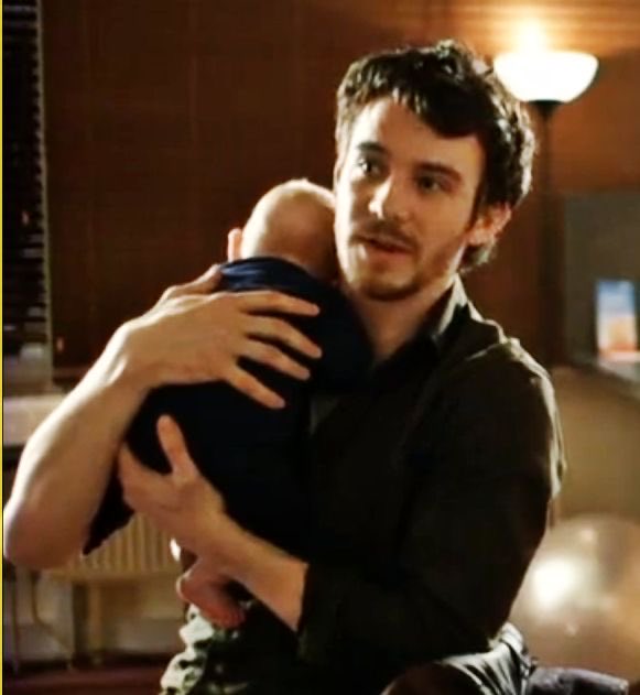 daphnescaa's tweet photo. girl dad benedict bridgerton https://t.co/IbMKEVqQen
