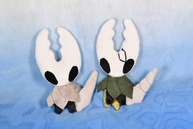 ryuowl_oteton's tweet image. 仿fangamer小纯粹纸样，a4大小打印，制作成品约9cm
#hollowknight