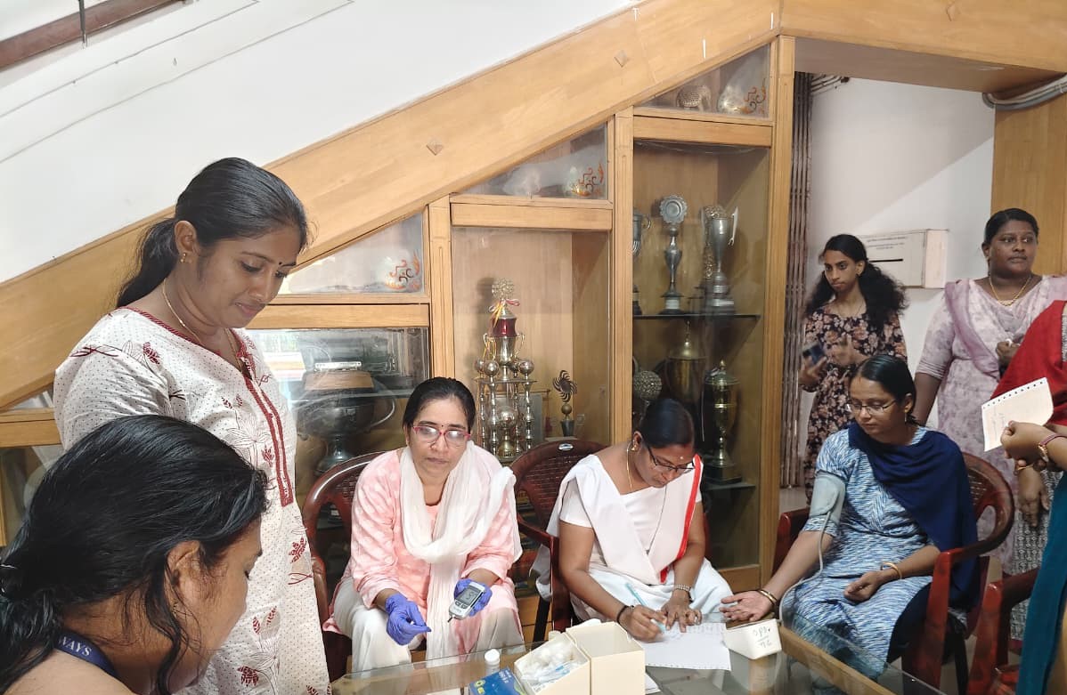 DRMPalghat's tweet image. A step towards employee wellness 💚

Medical camp organised at DRM Office on #WorldHealthDay 🩺

Healthy workforce = Stronger nation 🇮🇳

#HealthyNation #WellnessAtWork #IndianRailways #SouthernRailway