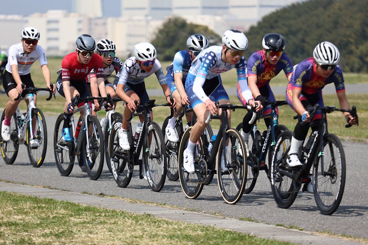 あきひこ tweet media