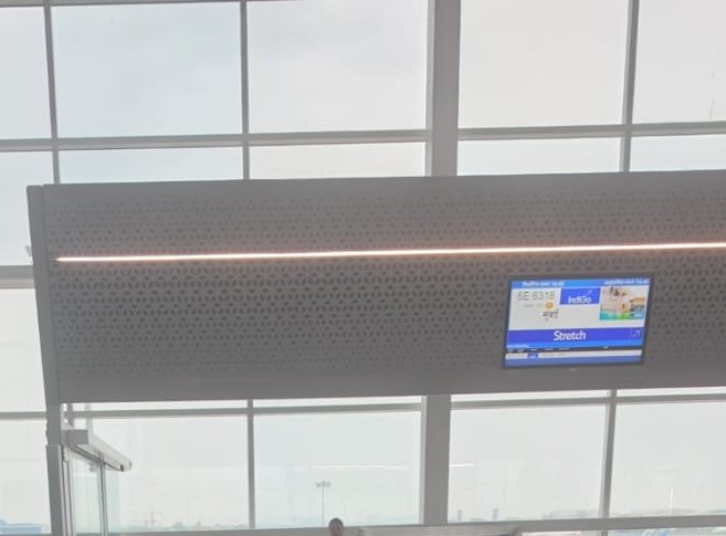 prafullaketkar's tweet photo. 6E6318 was supposed to take off at 14.45PM. The boarding starts at 14.50PM ..still Indigo standard time continues. The staff has been misinforming for 40 minutes that boarding will start in 10 minutes. Every time take passengers for granted. Pathetic! @IndiGo6E #boycottindigo https://t.co/w3Bpar7onv