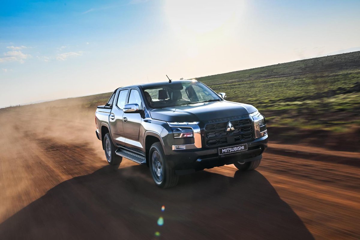 AutoTraderSA's tweet image. How does the new kid on the block stack up against the legends? We’re pitting the Foton #Tunland V9 Mild-#Hybrid Diesel against the fan-favourite Toyota #Hilux and the all-new Mitsubishi #Triton.bit.ly/FotonTunlandV9…