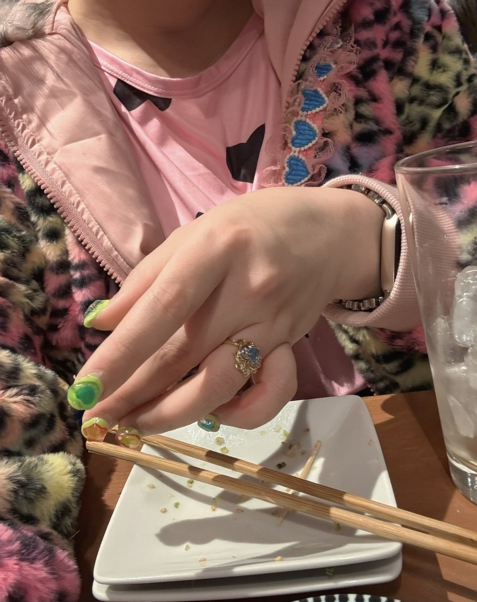 見るな|millna tweet media