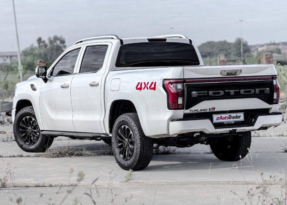 AutoTraderSA's tweet image. How does the new kid on the block stack up against the legends? We’re pitting the Foton #Tunland V9 Mild-#Hybrid Diesel against the fan-favourite Toyota #Hilux and the all-new Mitsubishi #Triton.bit.ly/FotonTunlandV9…