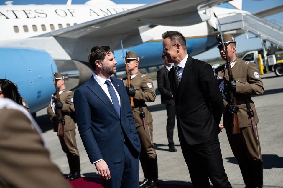 Zoltan Kovacs tweet media