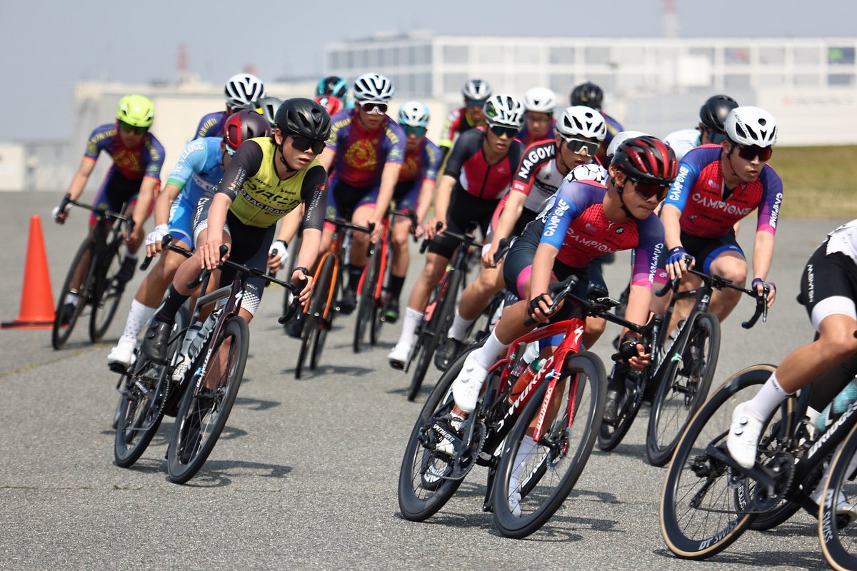 あきひこ tweet media