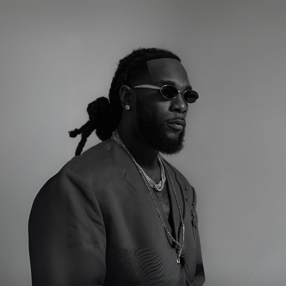 NigerianBarz's tweet photo. Your favourite rapper ask you to recommend one of these Afrobeats stars for an evergreen hook, who are you choosing?
⭐- Burna Boy
⭐- Wizkid
⭐- Brymo
⭐- Davido
#HopAlongTuesday https://t.co/uMlLV7VjYj