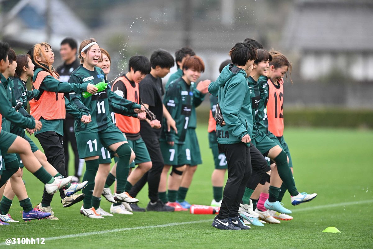 _310hh12's tweet photo. @moritahirono915 @ciruelaofficial 試合後のシルエラマーチ
#茨城水戸シルエラ https://t.co/uncNjIeo3X